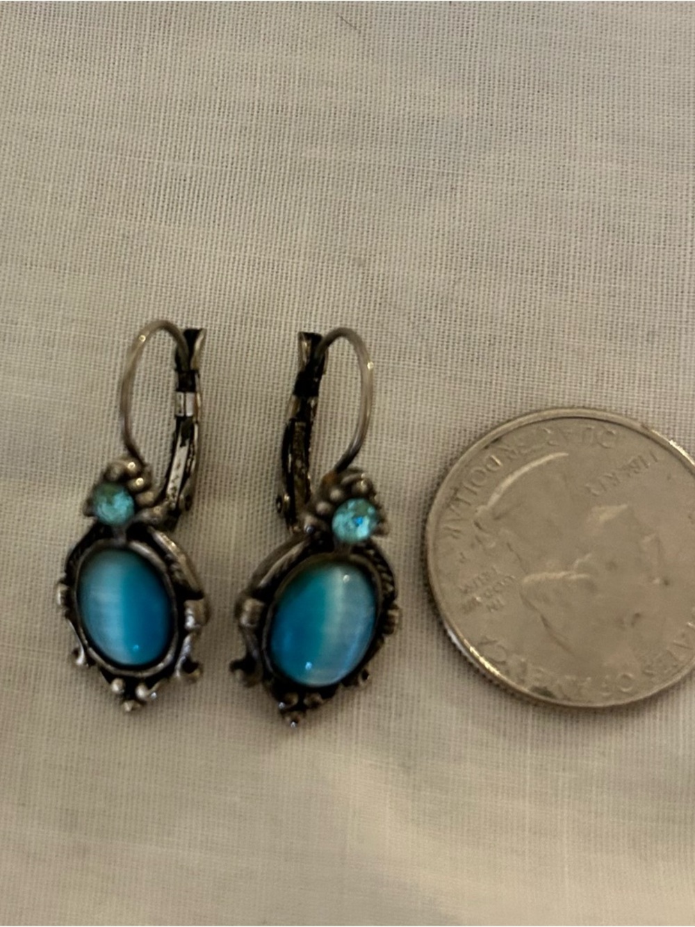 Vintage Luminous Aqua Art Glass Leverback Earrings